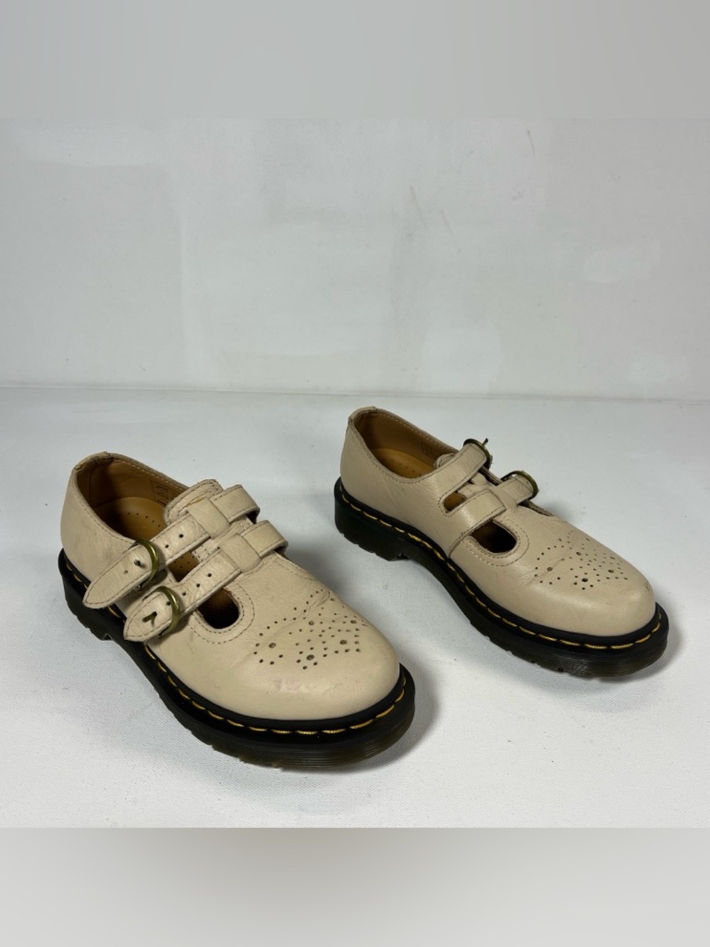 SOLD Dr. Martens Mary Jane 8065 Shoes Leather Buckle Flats Perforated Beige Wome - Picture 2 of 16